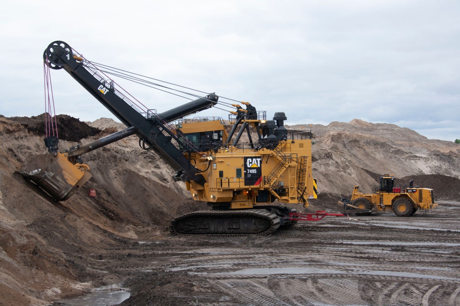 Pala de cable CAT 7495 monitoreada por MONCON